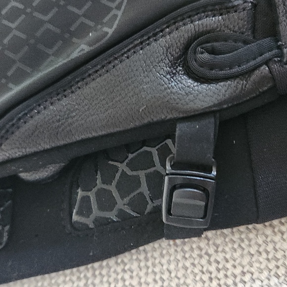 Workout Gloves - Picture 3 of 10